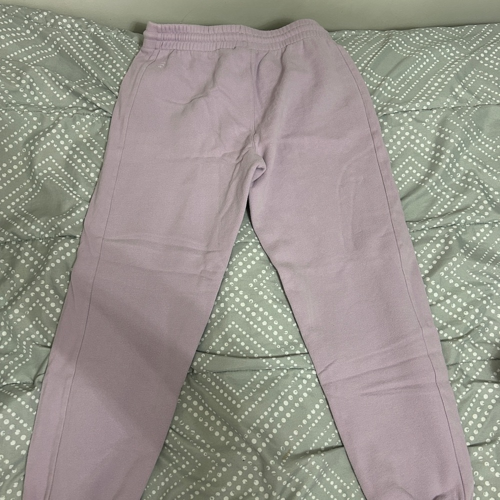 Aritzia frosted Lavender Jogger Pants - Picture 2 of 3